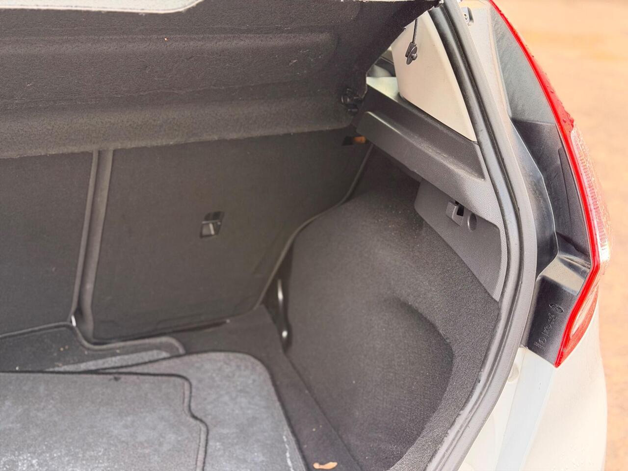 Ford Fiesta photo 29
