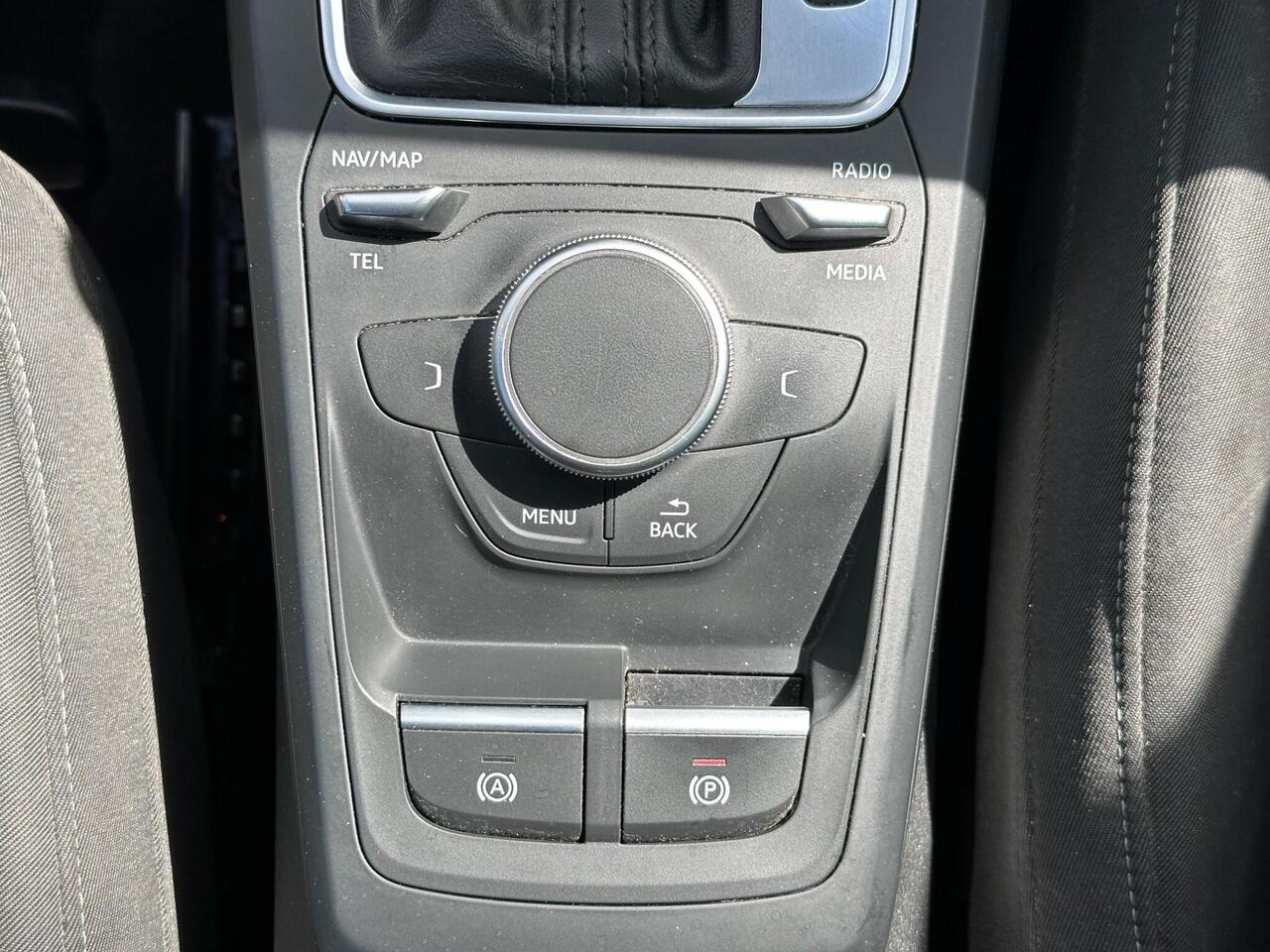 Audi Q2 photo 28