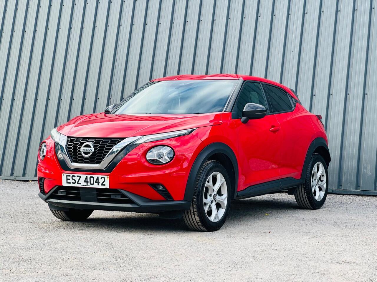 Nissan Juke photo 2