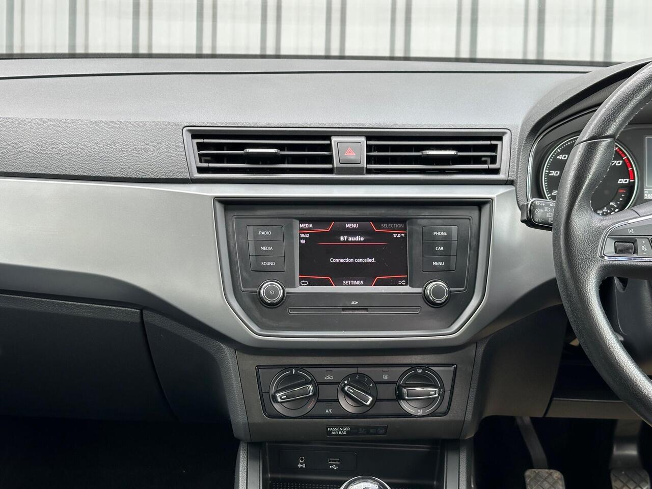SEAT Ibiza photo 18
