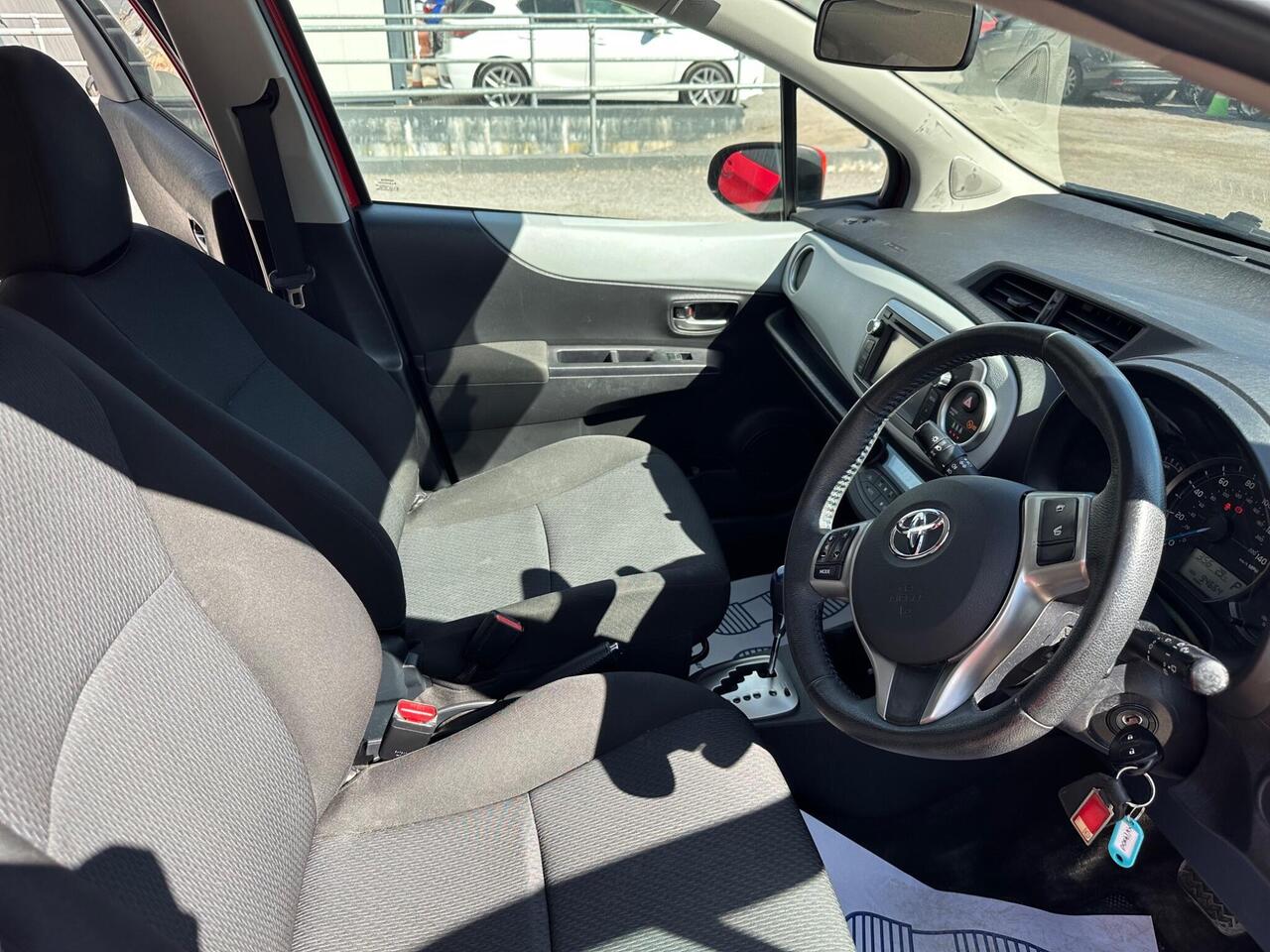 Toyota Yaris photo 23