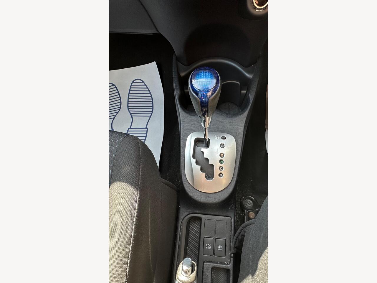 Toyota Yaris photo 15