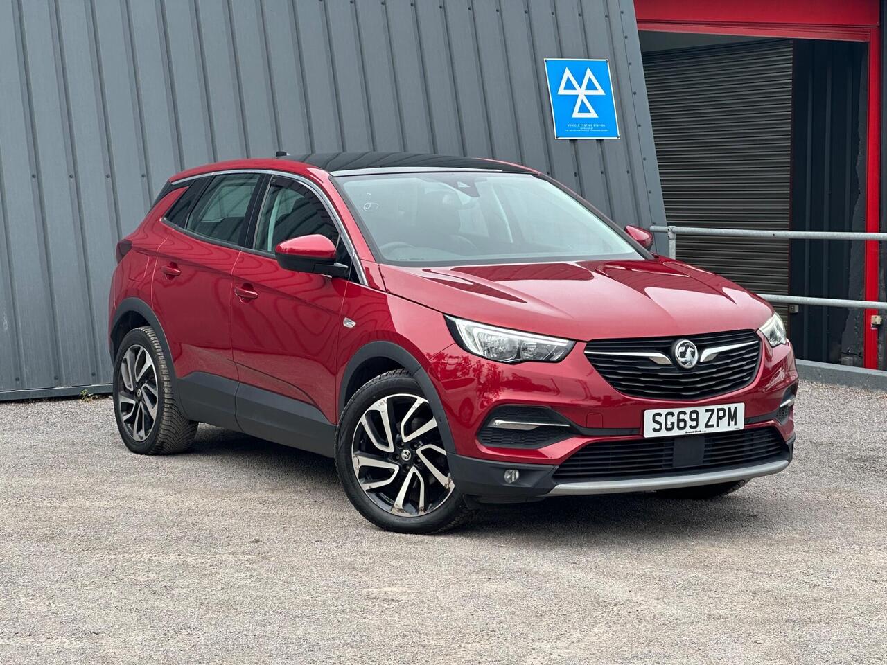 Vauxhall Grandland X photo 1