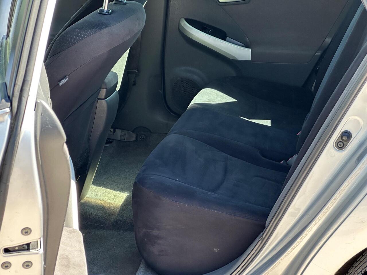 Toyota Prius photo 28