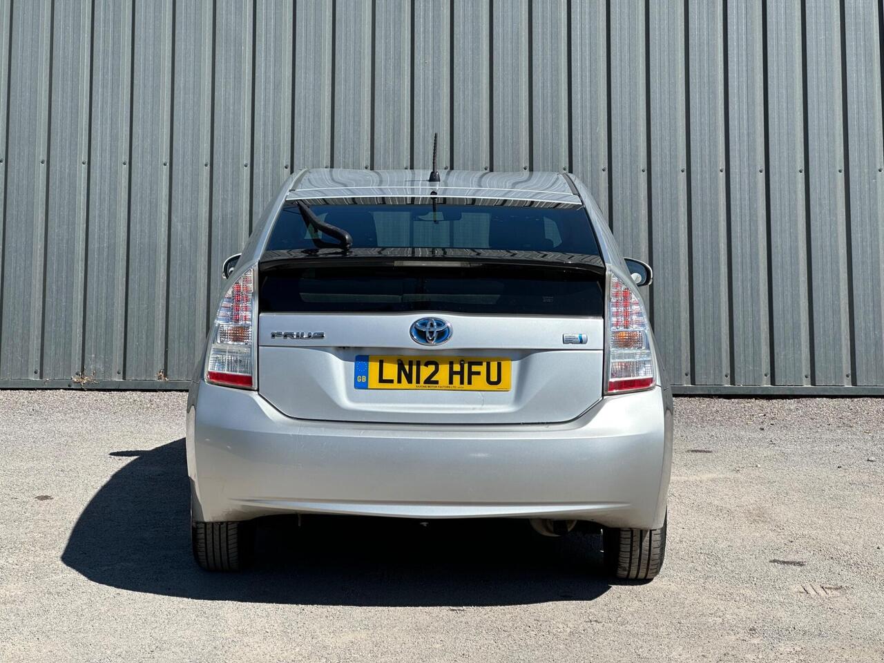 Toyota Prius photo 4