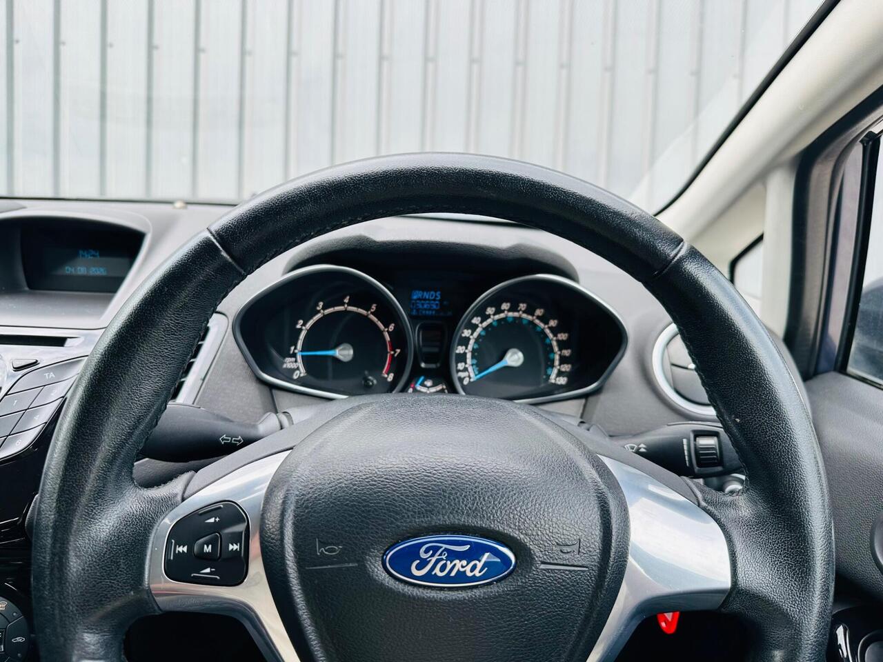 Ford Fiesta photo 24