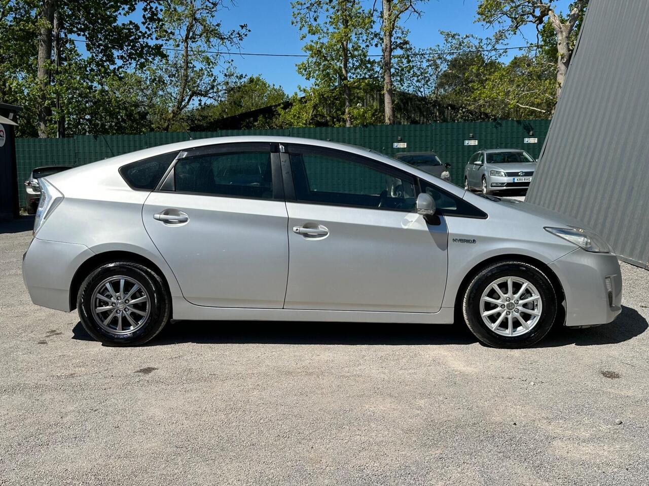 Toyota Prius photo 5
