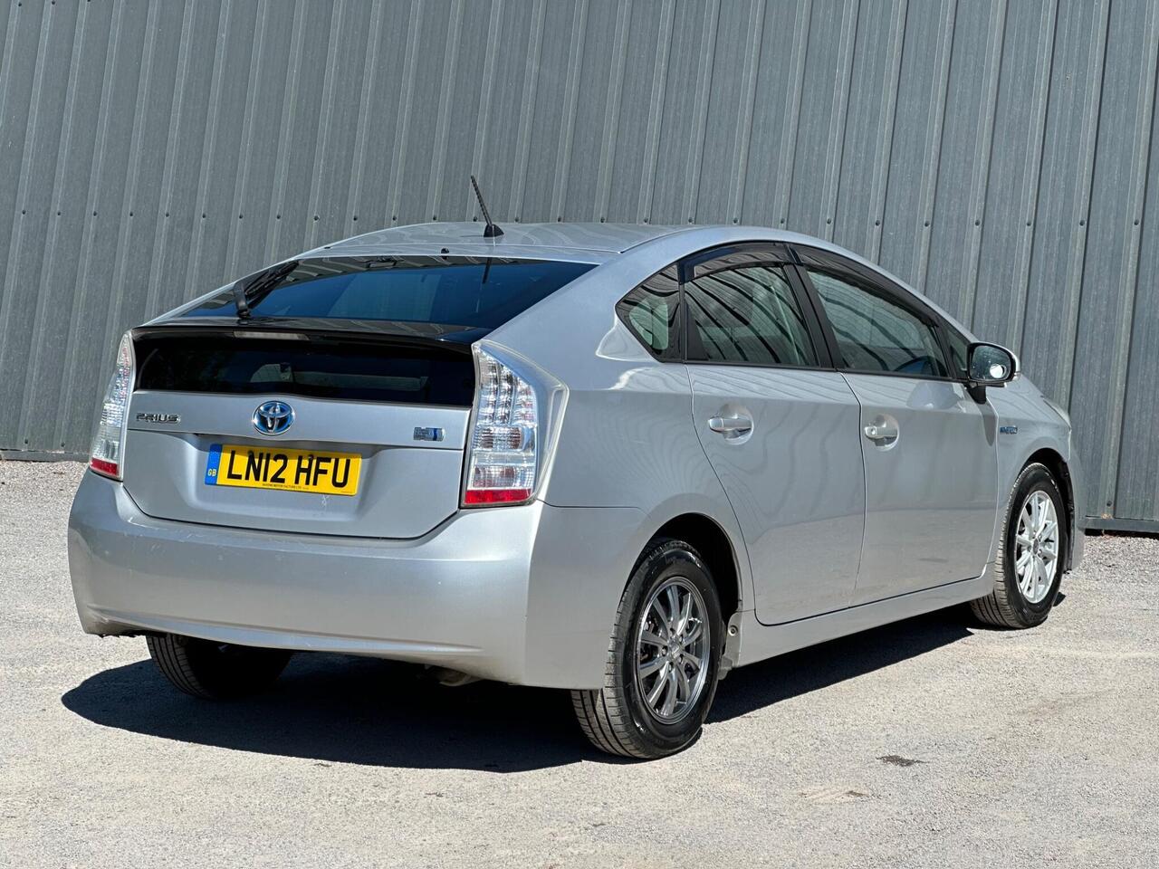 Toyota Prius photo 8