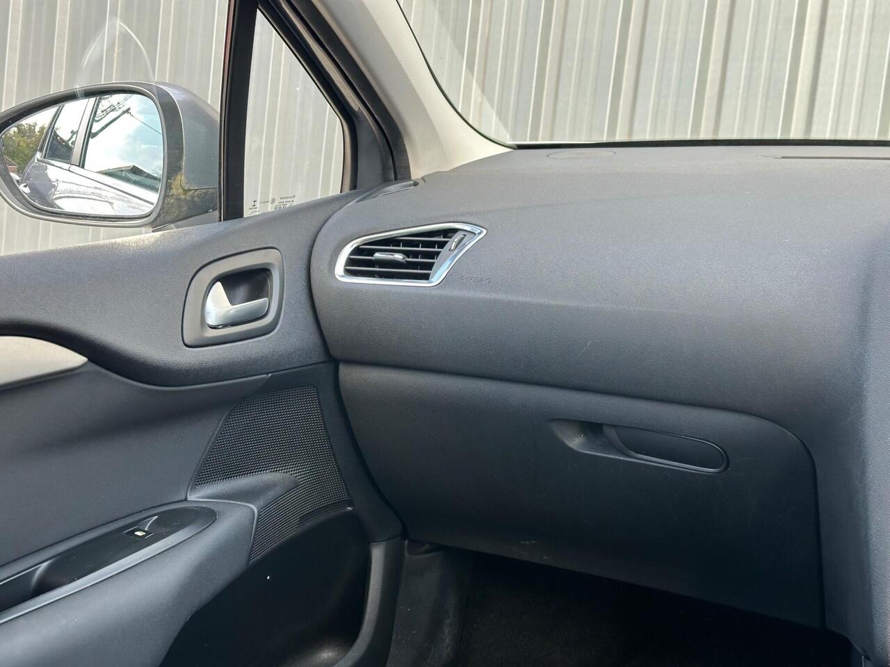 Citroen C4 photo 13