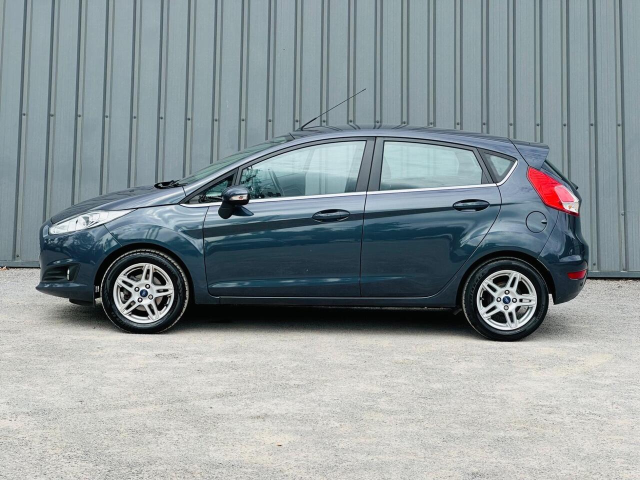 Ford Fiesta photo 7