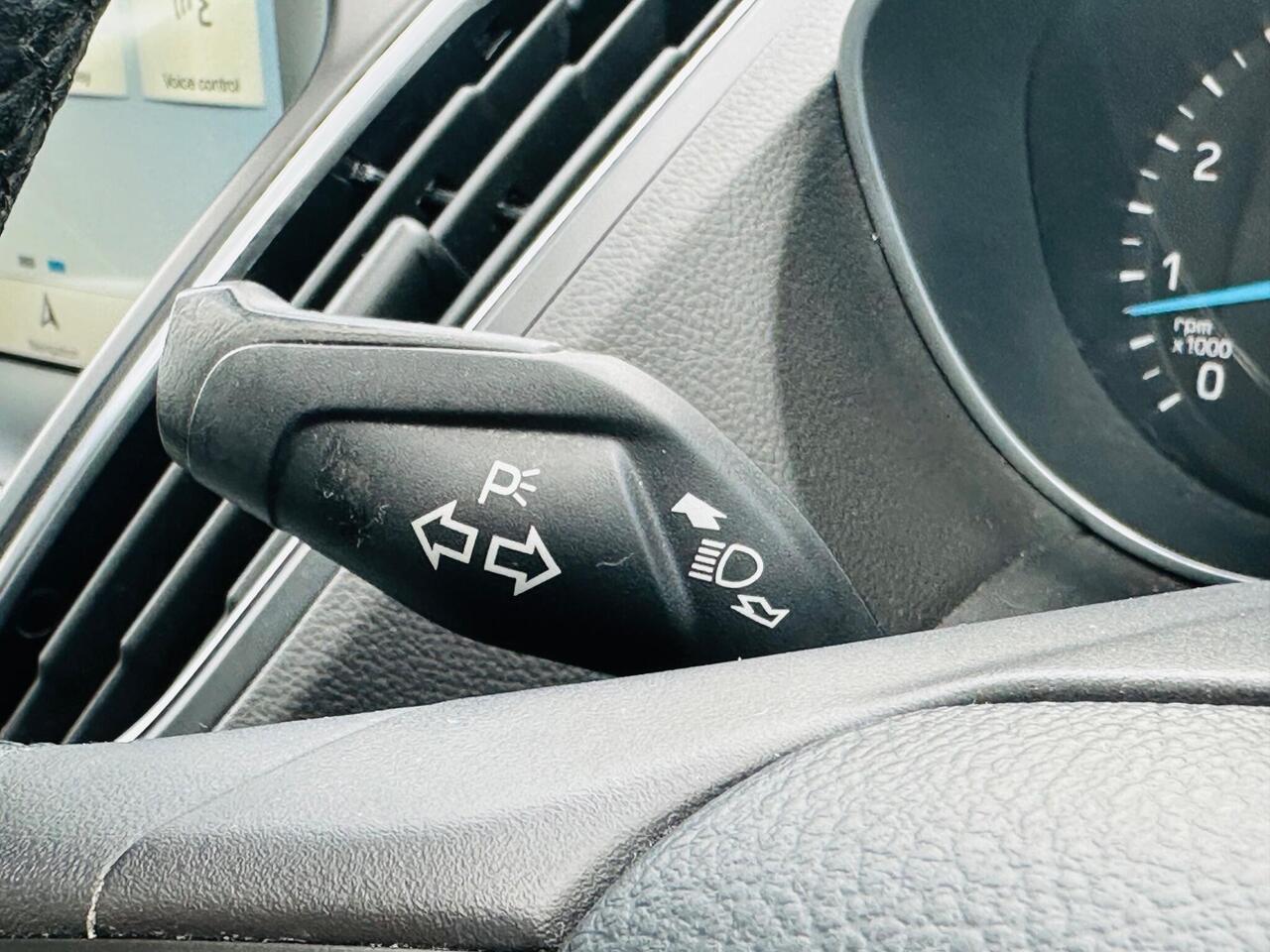 Ford Grand C-Max photo 33