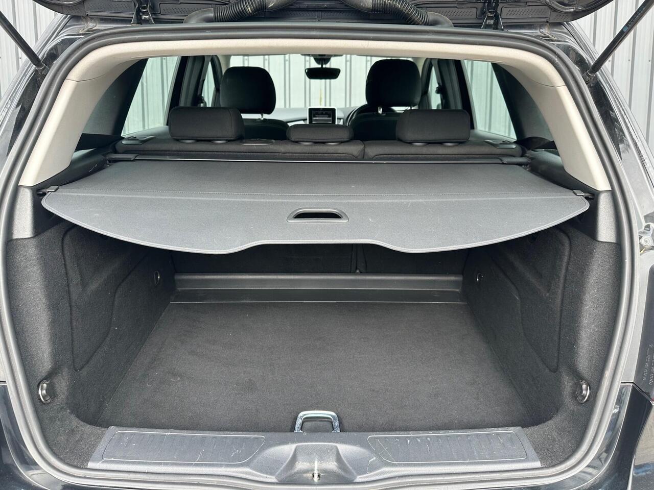 Mercedes-Benz B Class photo 43