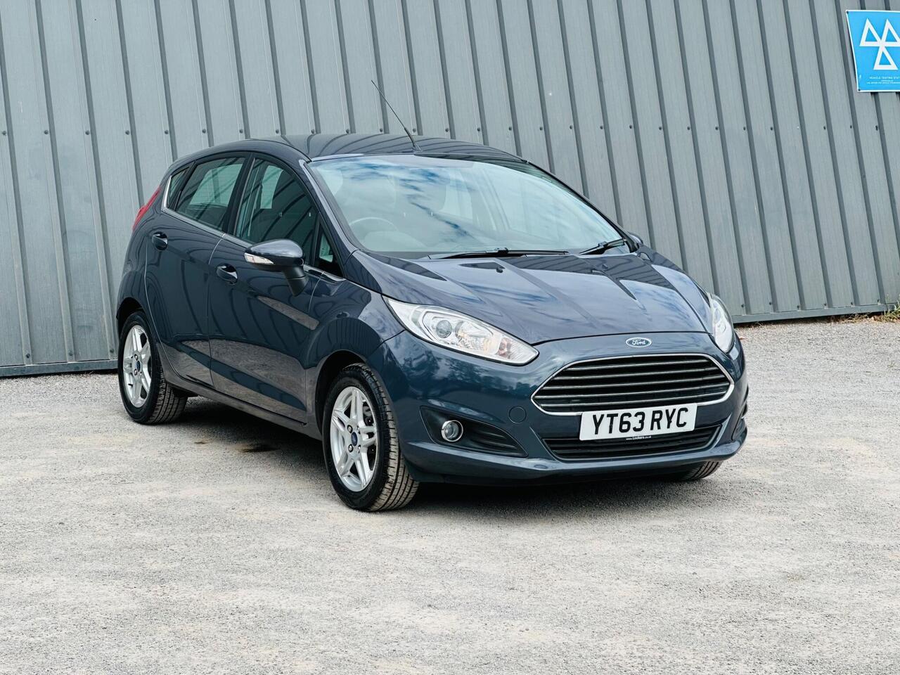 Ford Fiesta photo 1