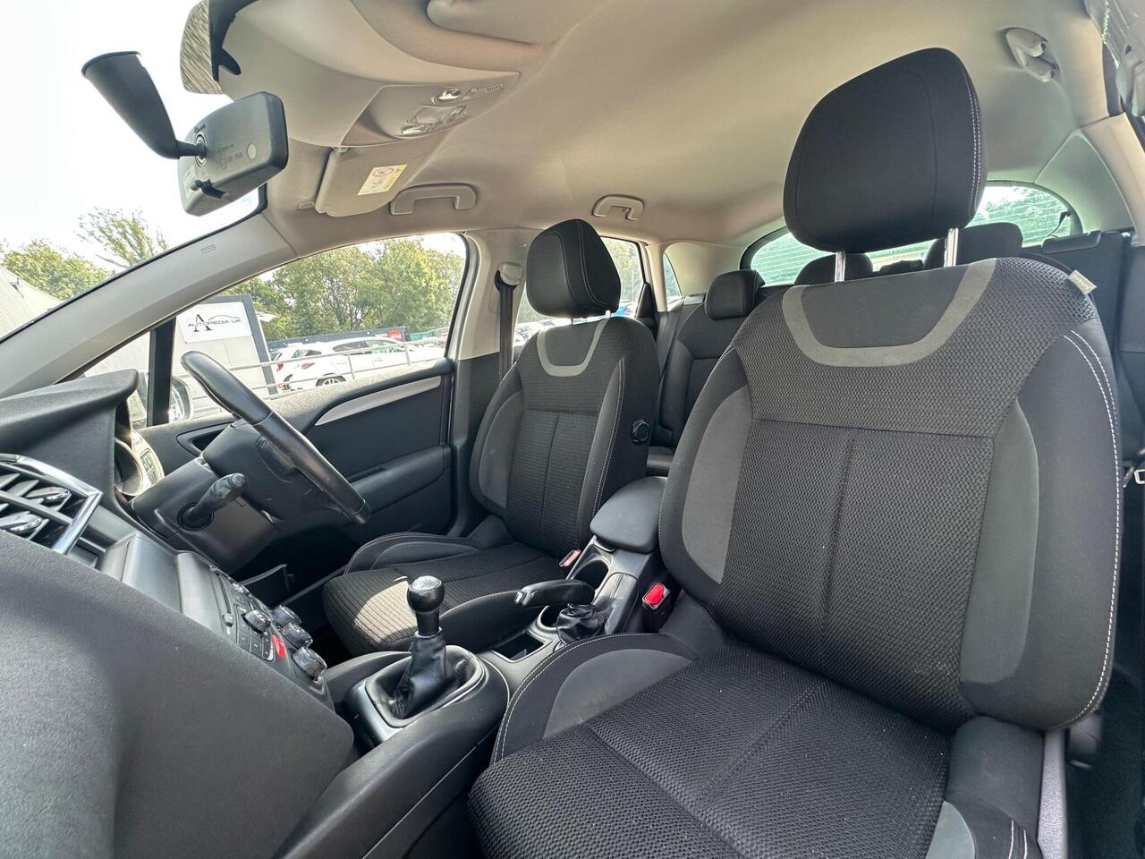 Citroen C4 photo 28