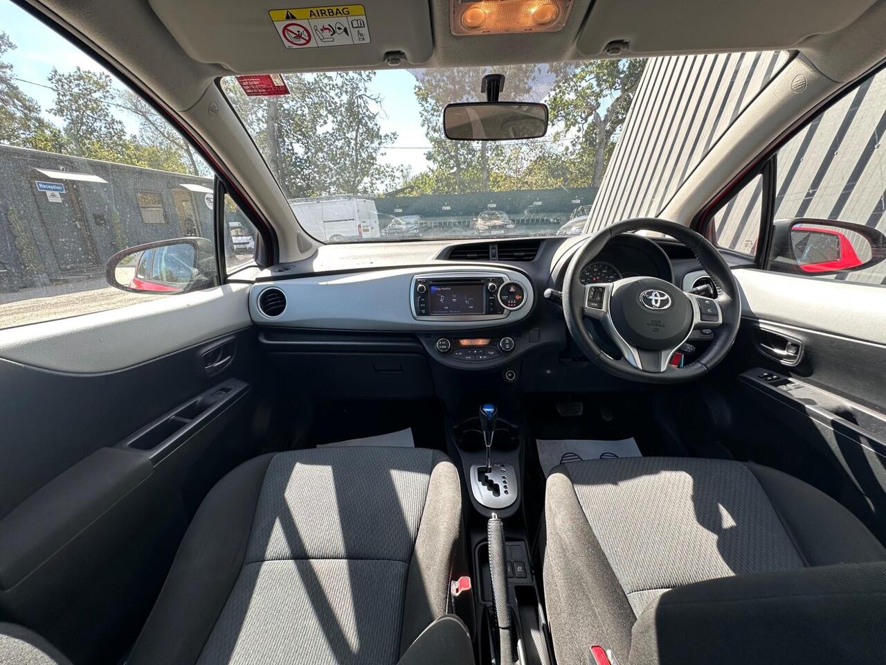 Toyota Yaris photo 7