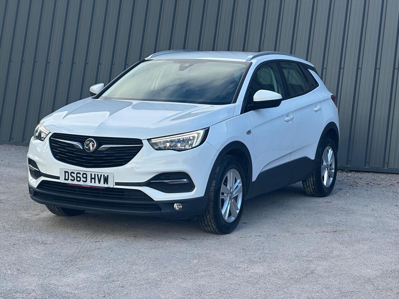 Vauxhall Grandland X photo 2