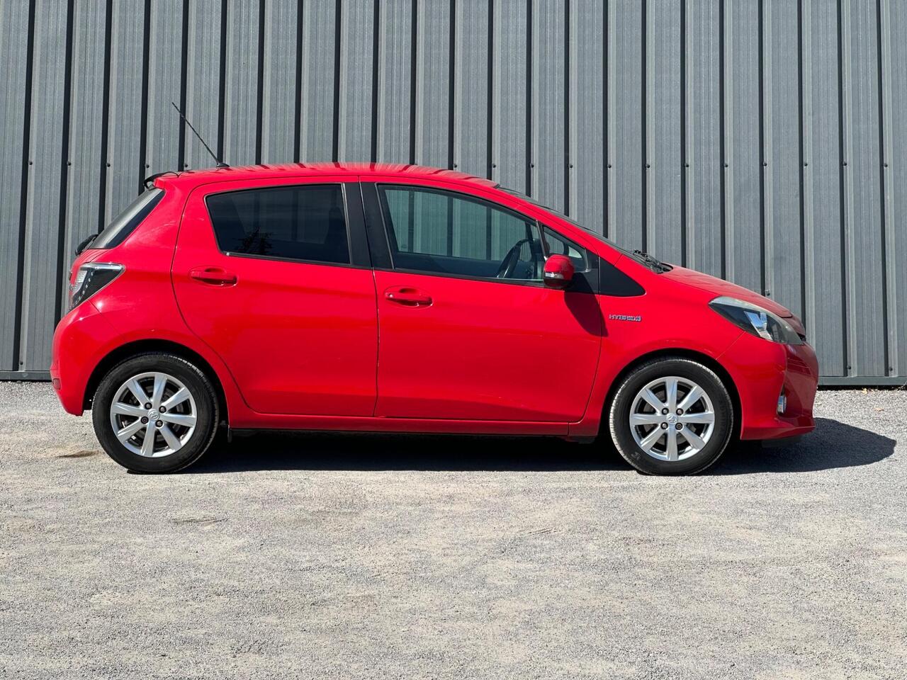 Toyota Yaris photo 5