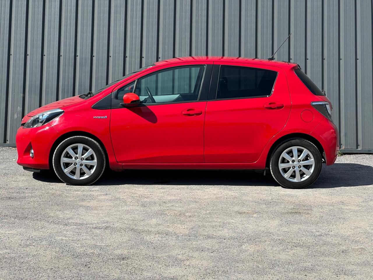 Toyota Yaris photo 6