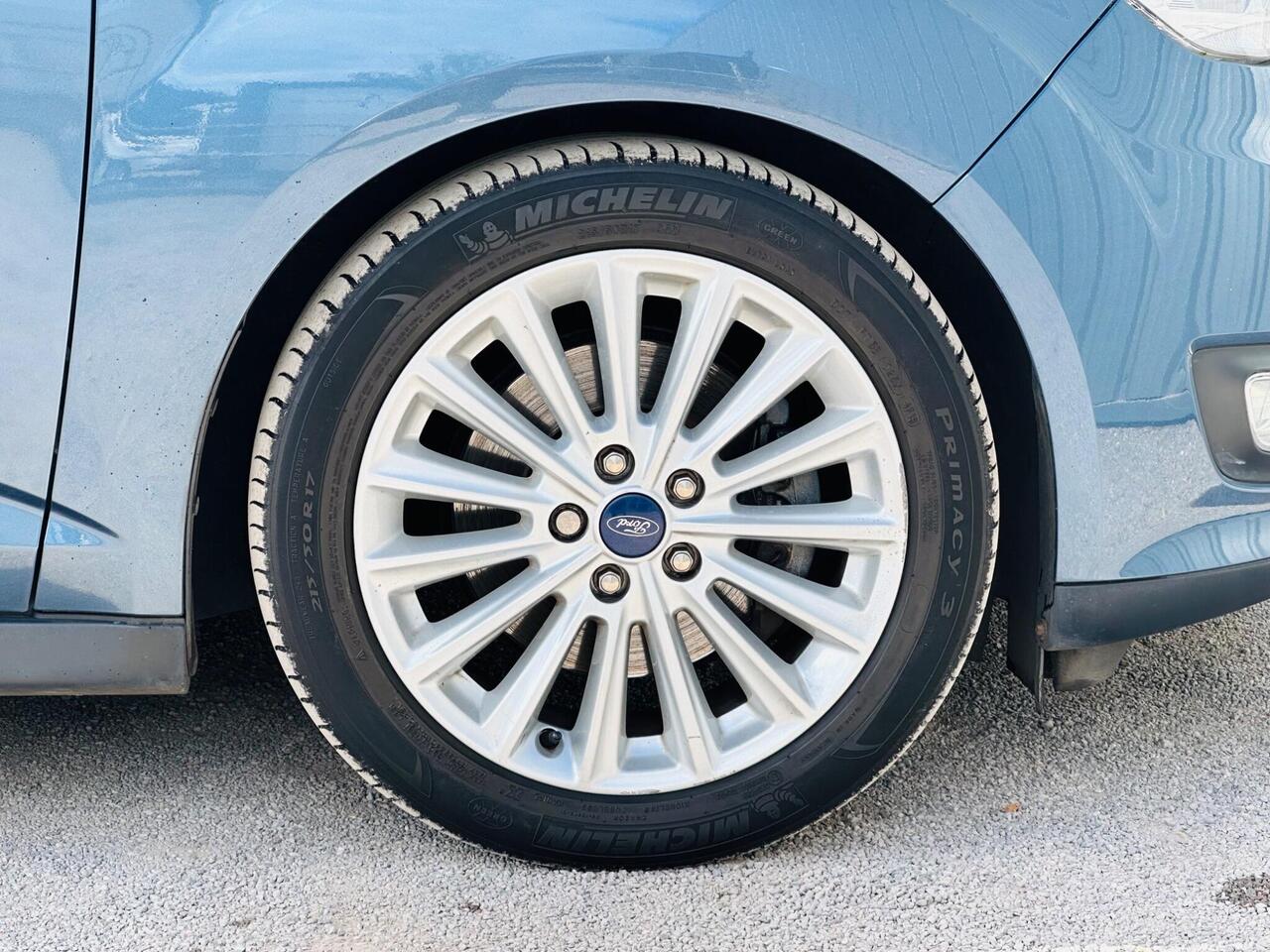Ford Grand C-Max photo 11