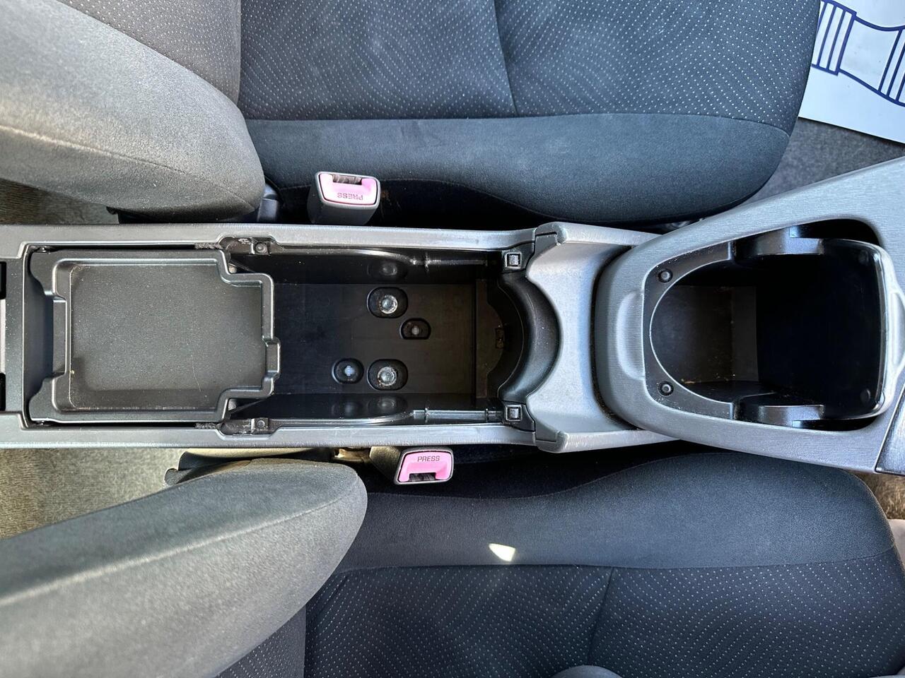 Toyota Prius photo 21