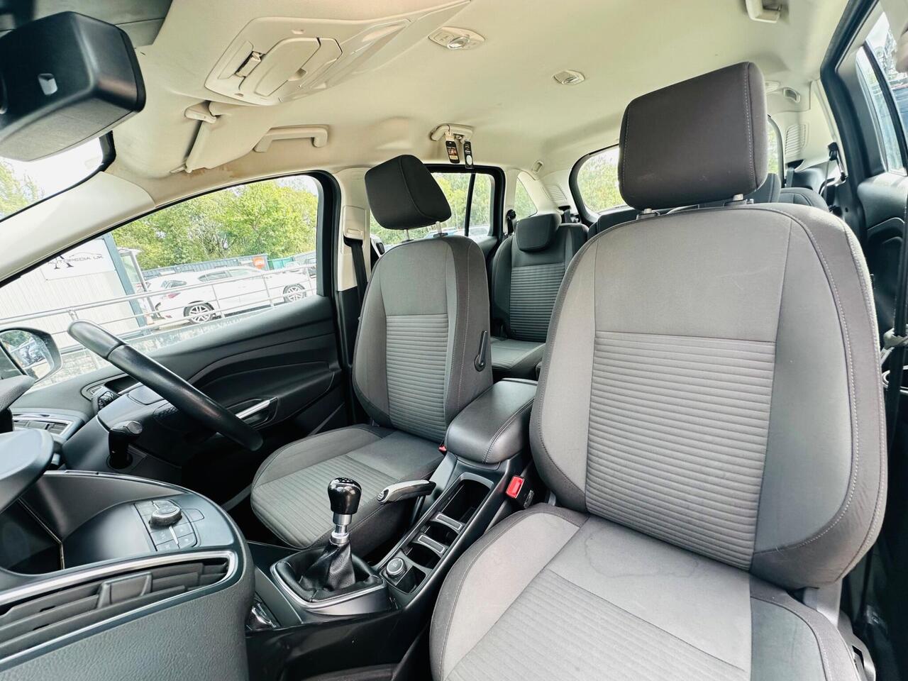 Ford Grand C-Max photo 42