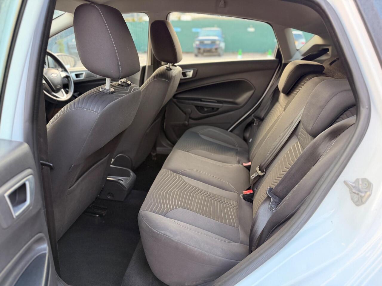 Ford Fiesta photo 21