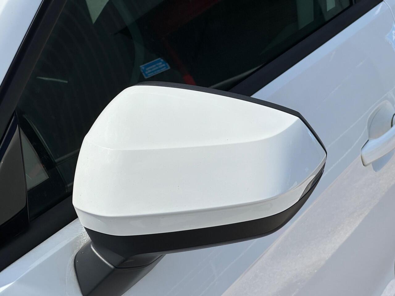 Audi Q2 photo 11