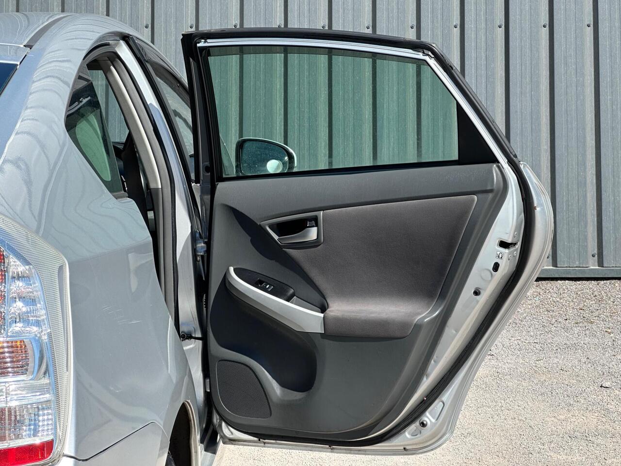 Toyota Prius photo 32