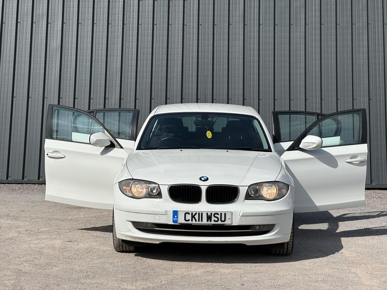 BMW 1 Series photo 9
