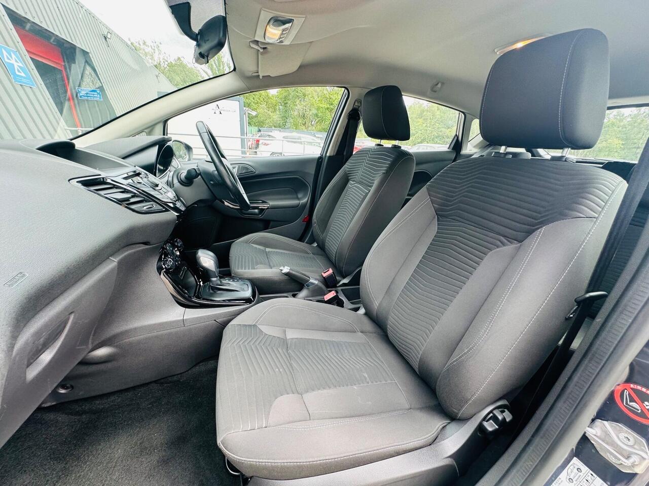 Ford Fiesta photo 28