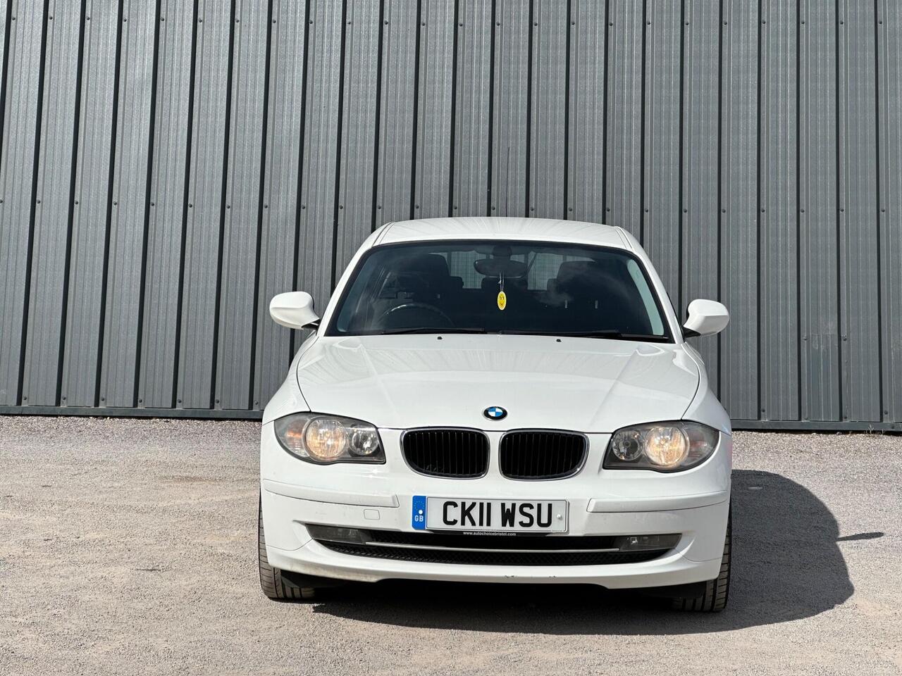 BMW 1 Series photo 3