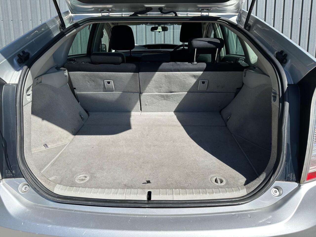 Toyota Prius photo 33