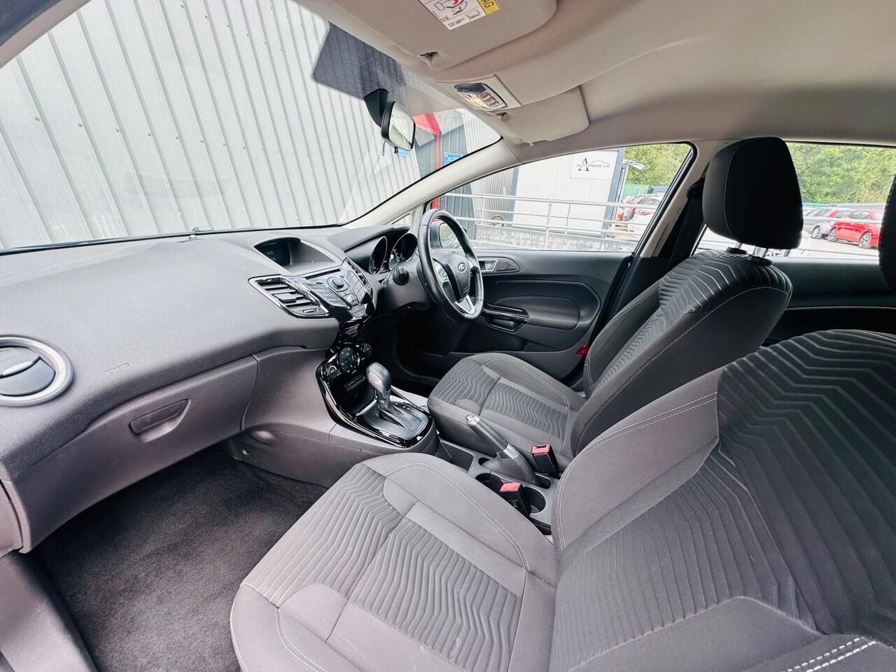 Ford Fiesta photo 29