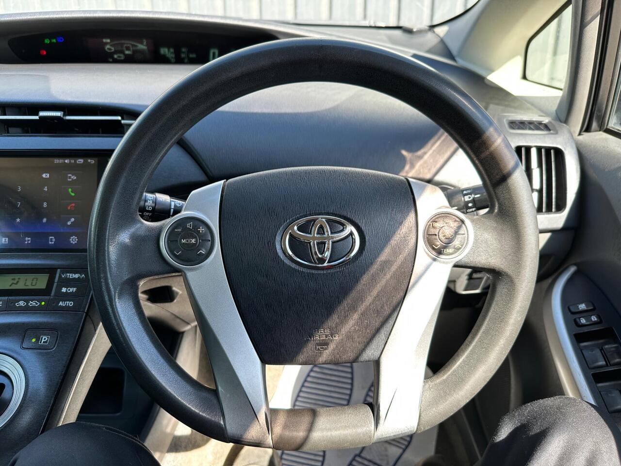 Toyota Prius photo 19
