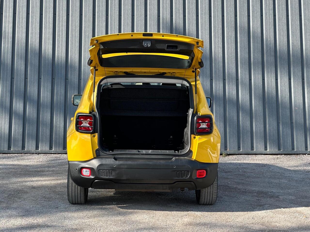 Jeep Renegade photo 23