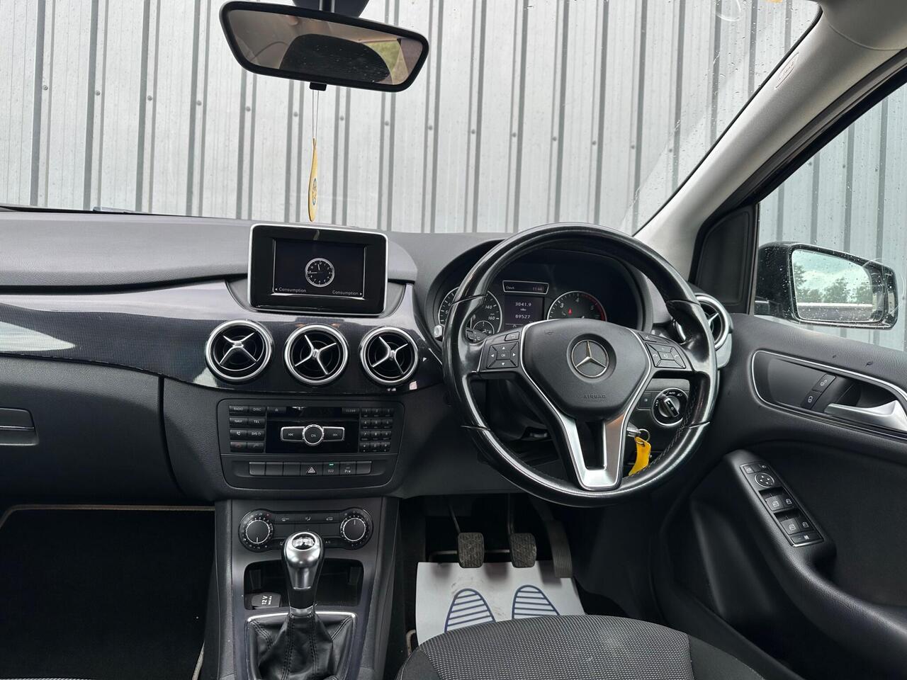 Mercedes-Benz B Class photo 14