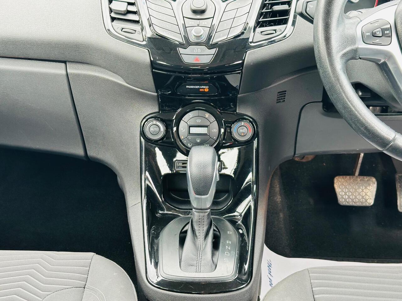 Ford Fiesta photo 14