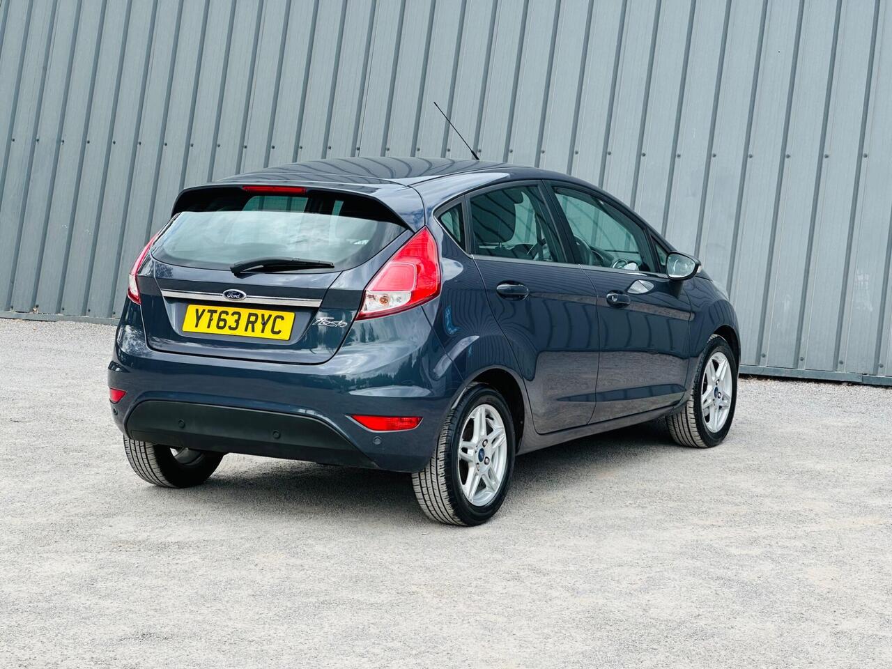 Ford Fiesta photo 6