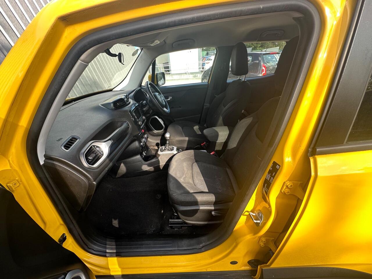 Jeep Renegade photo 12