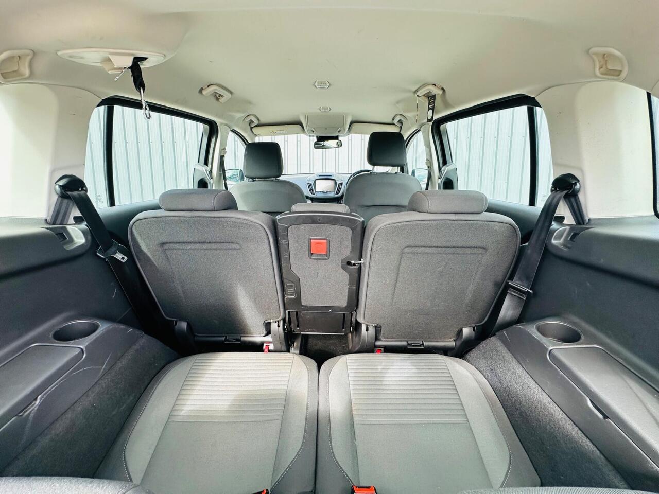 Ford Grand C-Max photo 56