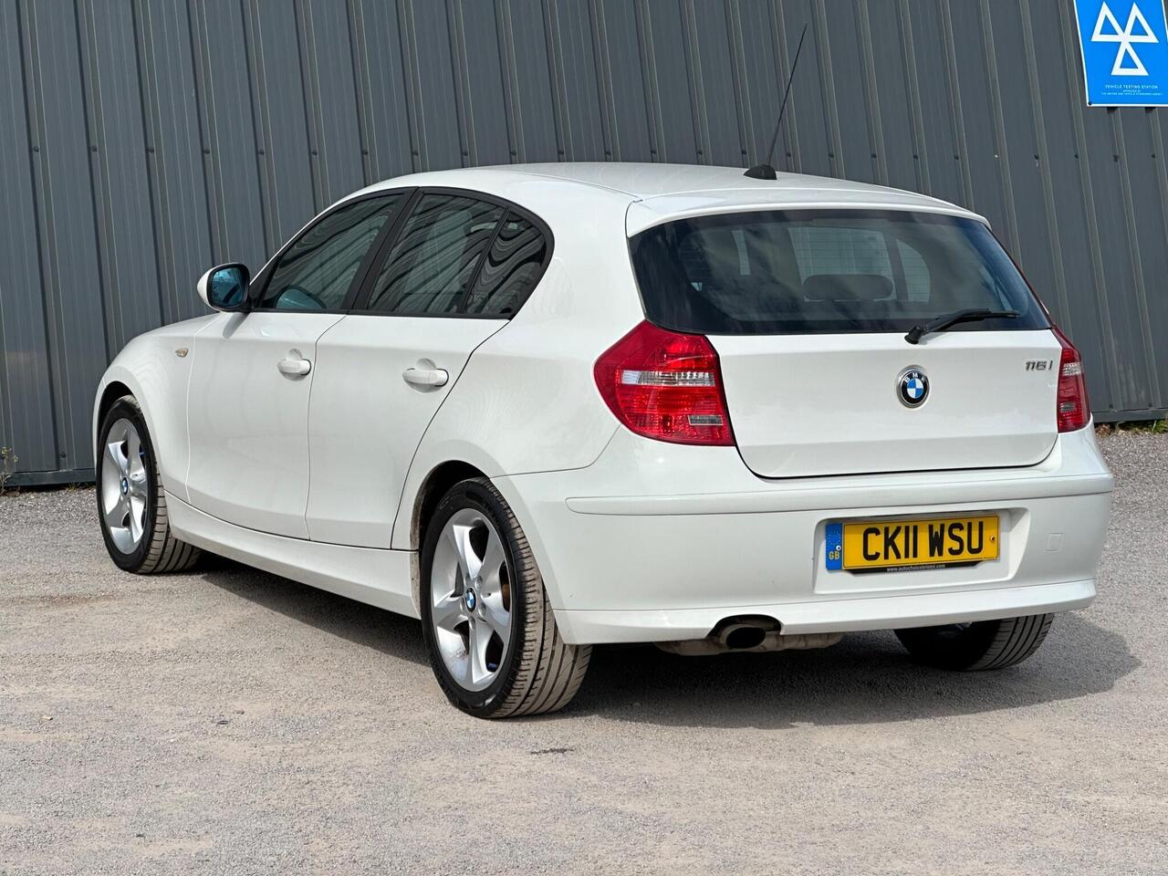 BMW 1 Series photo 7