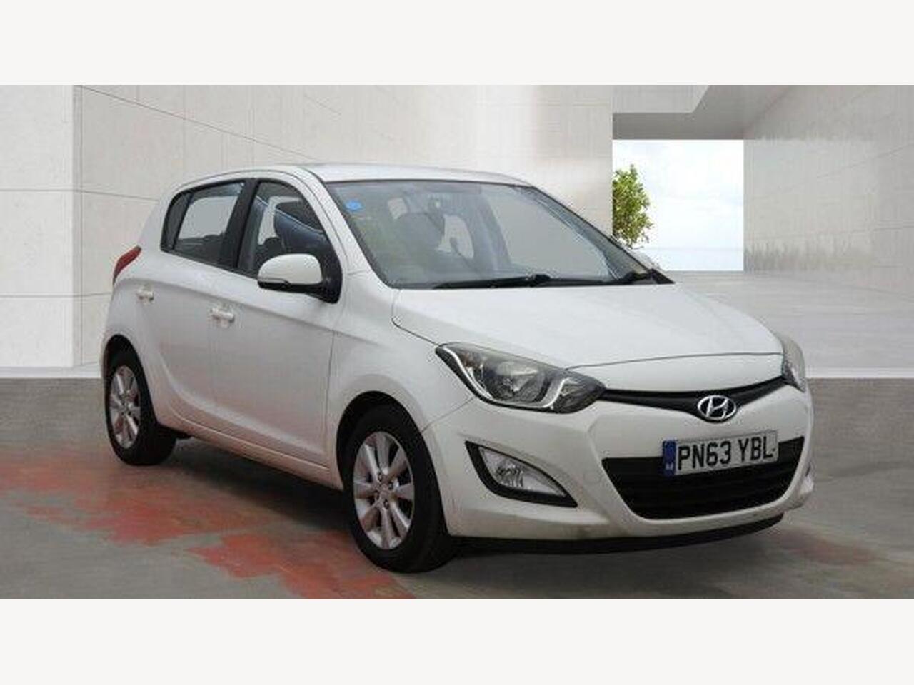 Hyundai i20 photo 1