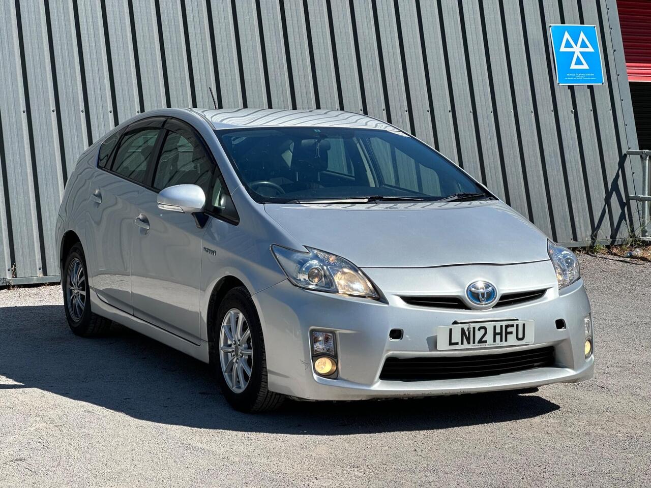 Toyota Prius photo 1