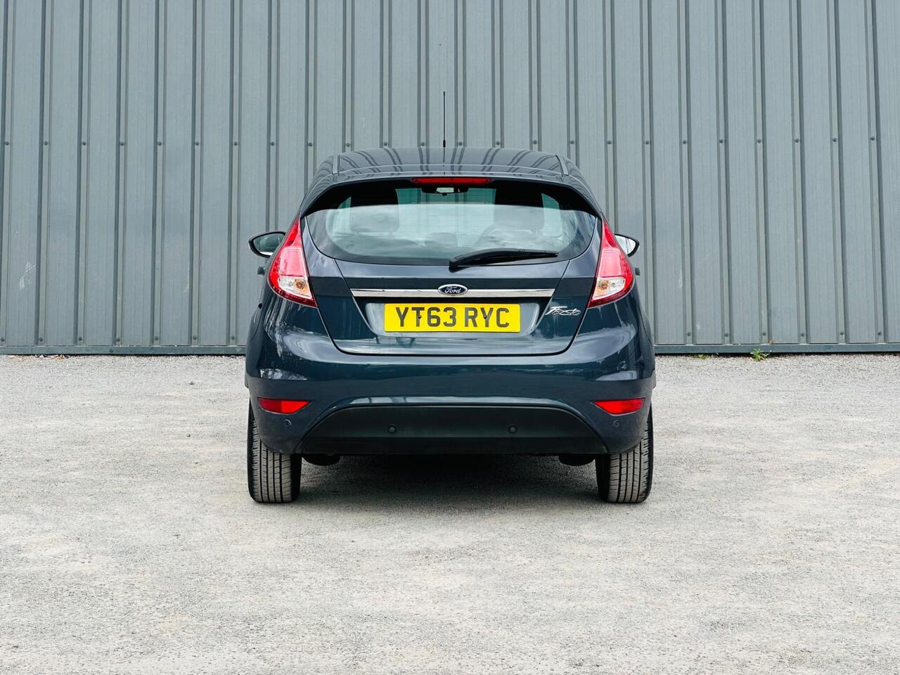 Ford Fiesta photo 4