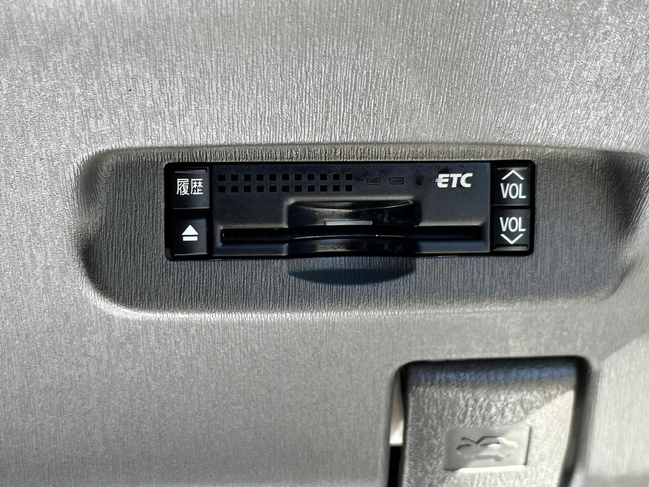 Toyota Prius photo 16