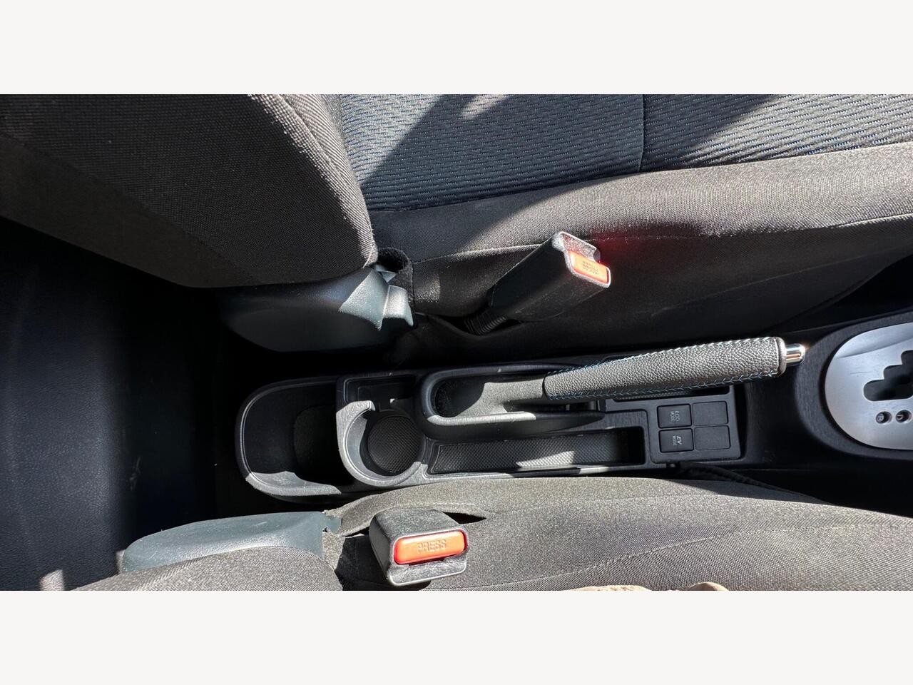 Toyota Yaris photo 16