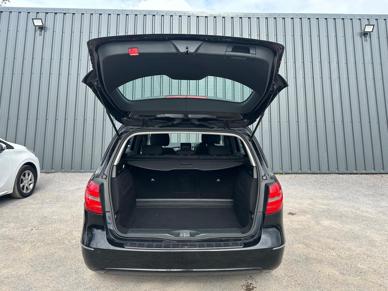 Mercedes-Benz B Class photo 41