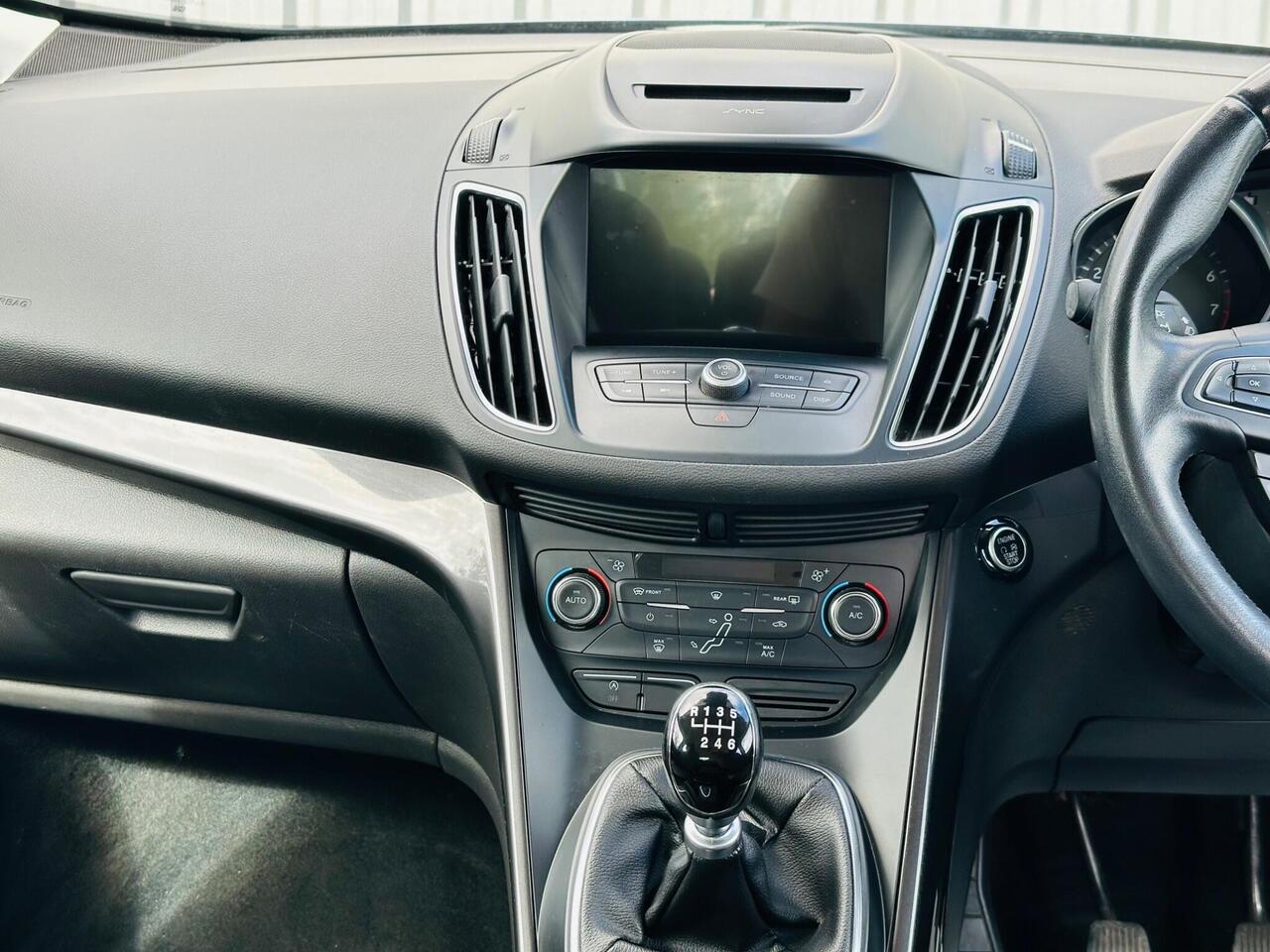 Ford Grand C-Max photo 18