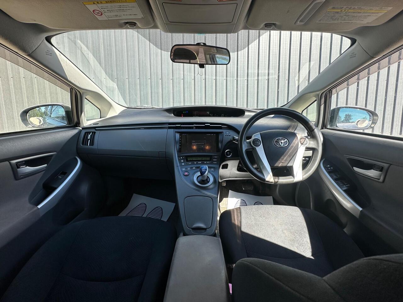 Toyota Prius photo 9