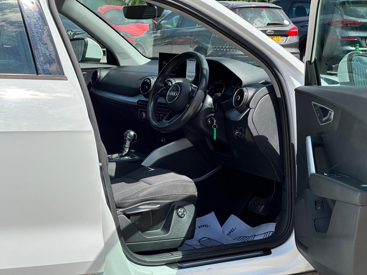 Audi Q2 photo 36